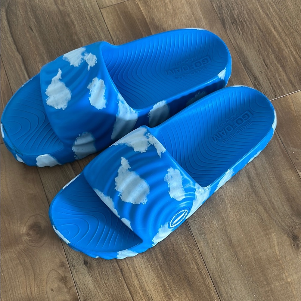 Skechers Blue and White Beachlife Slides